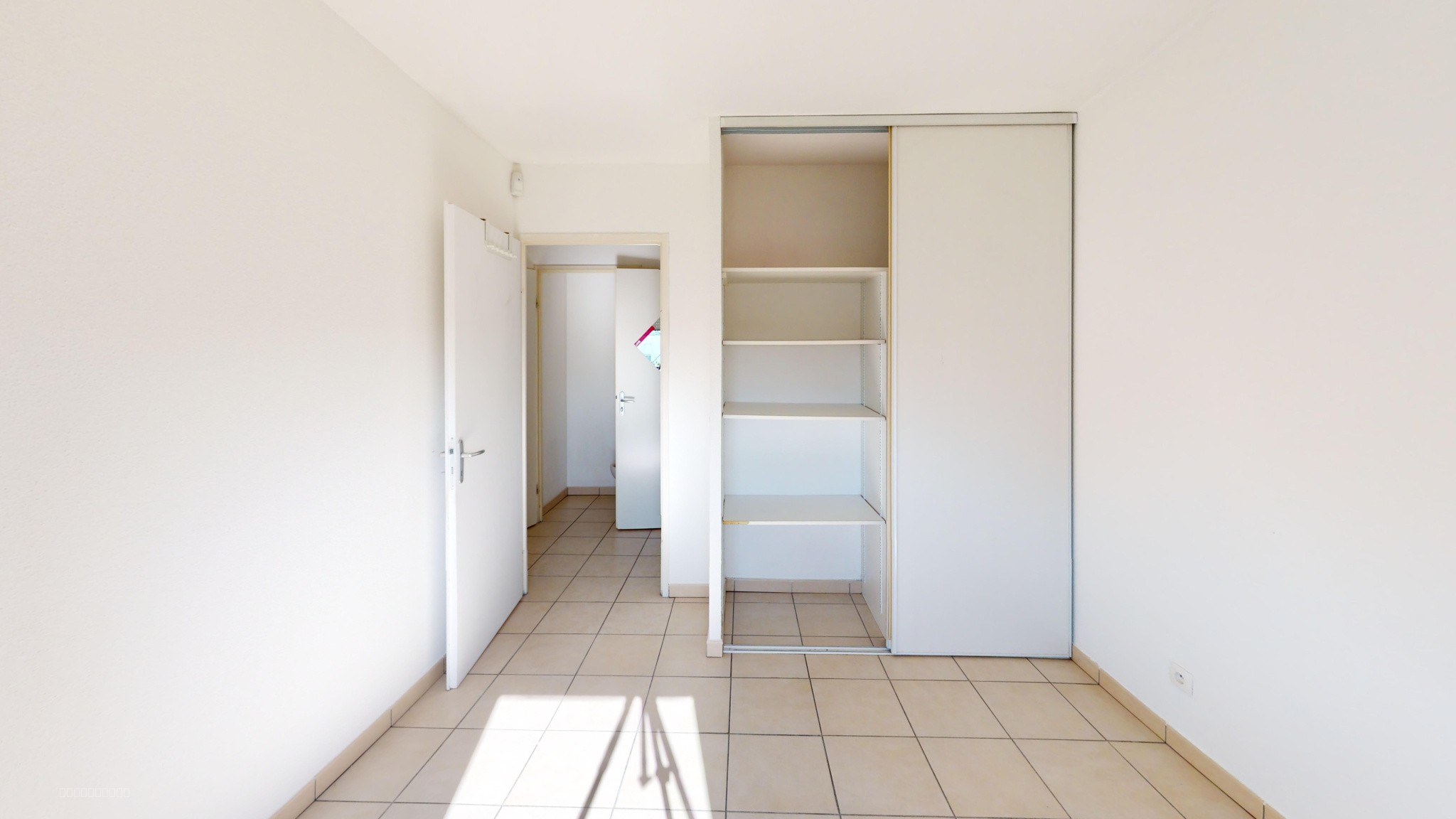 Appartement de deux pièces à Meyzieu — photo 4