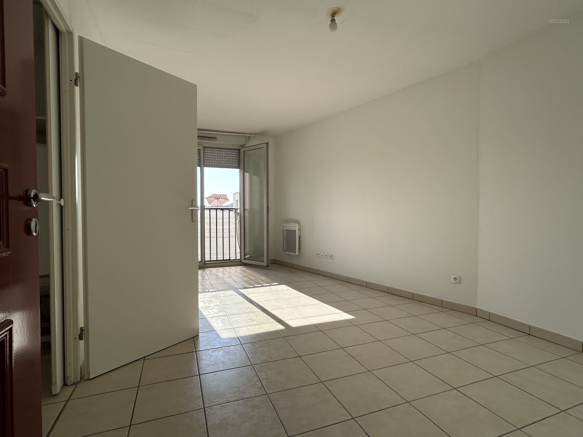Appartement de deux pièces à Meyzieu — photo 3