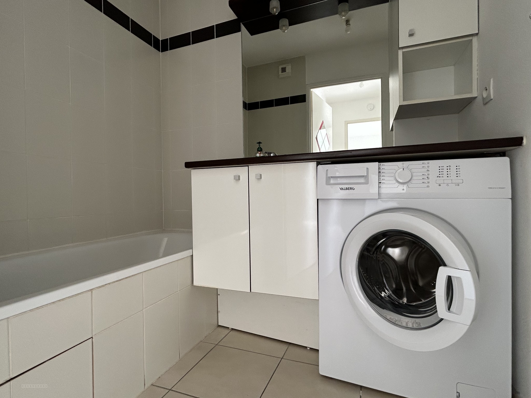 Appartement de deux pièces à Meyzieu — photo 6