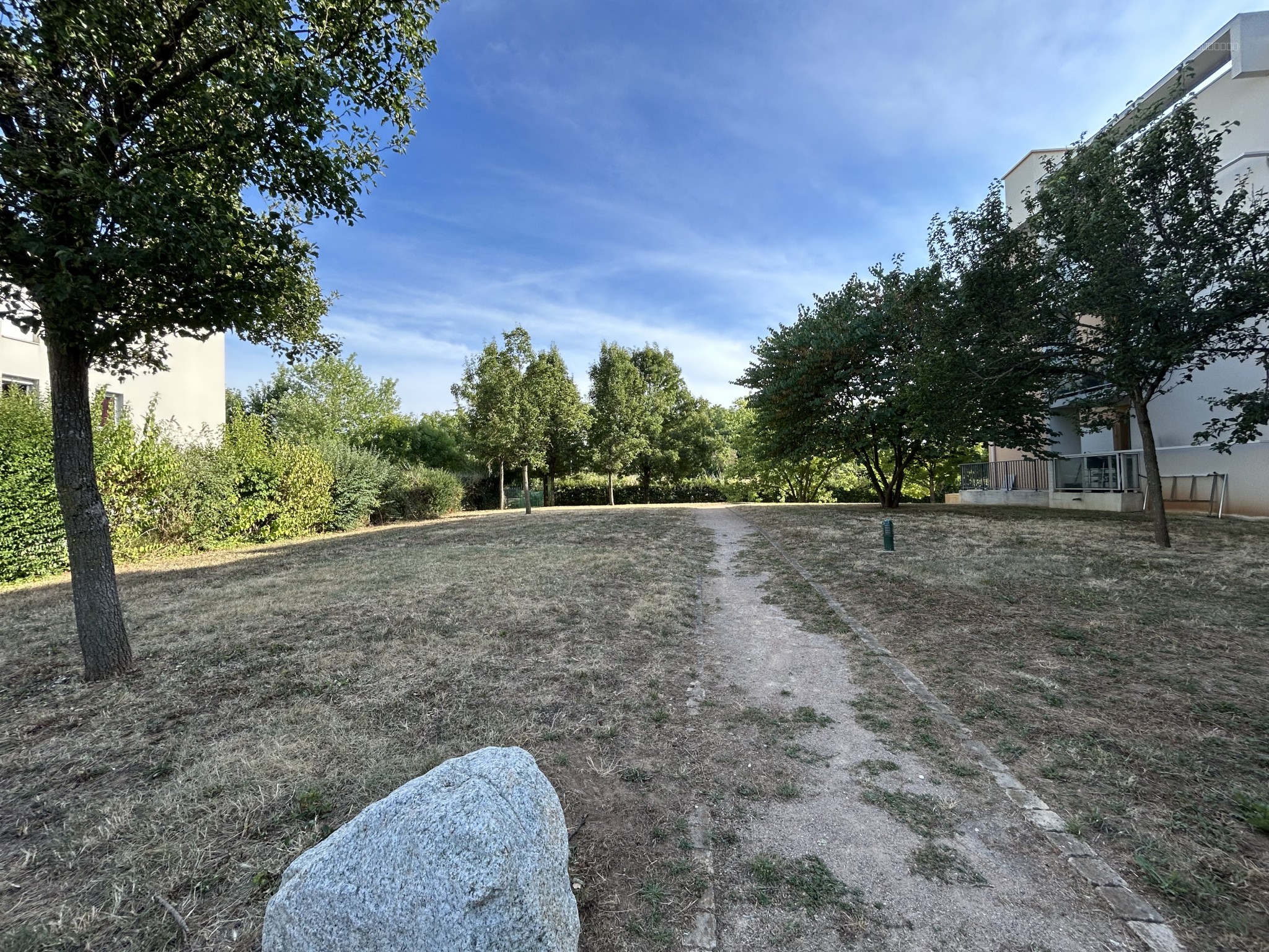 Appartement de deux pièces à Meyzieu — photo 11