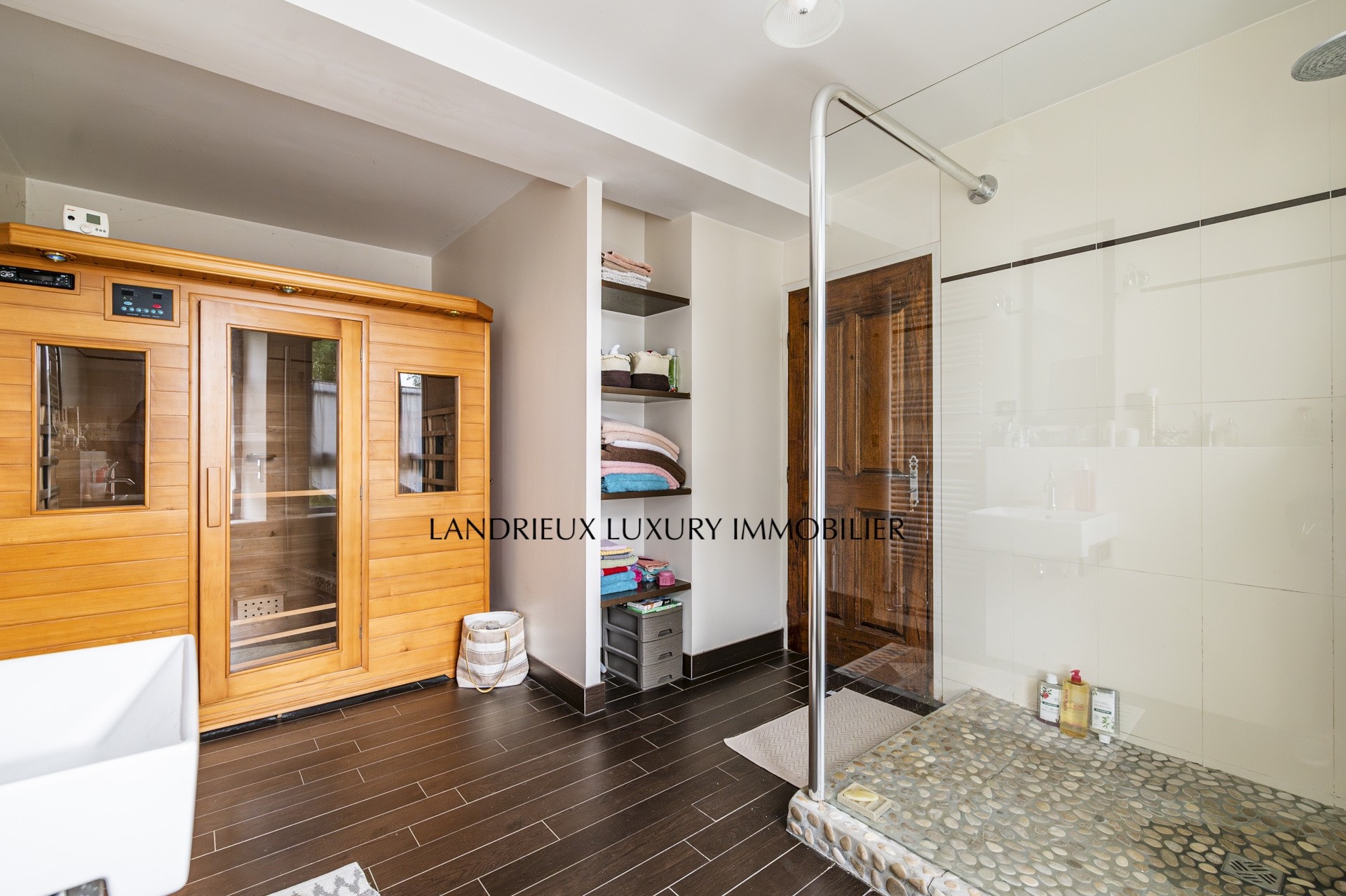 Propriété de charme 330m2 avec dépendances et potentiel exceptionnel — photo 4