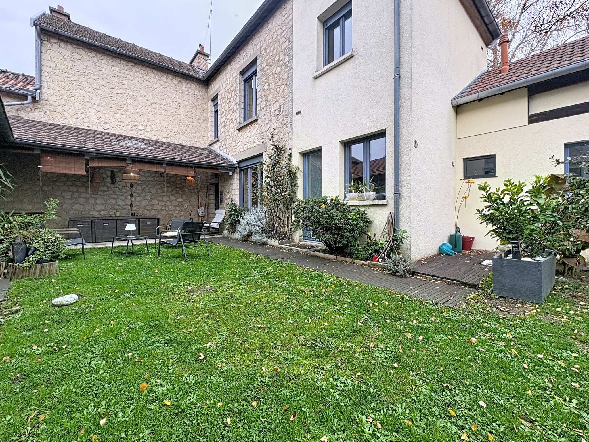 À louer   Maison 163m2 meublée de caractère à Prouilly (51140) — photo 10