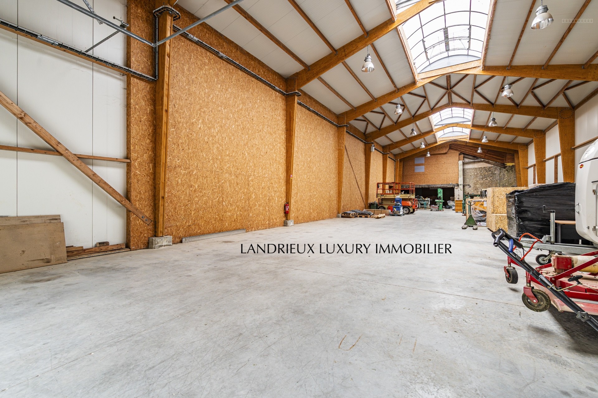 Propriété de charme 330m2 avec dépendances et potentiel exceptionnel — photo 11