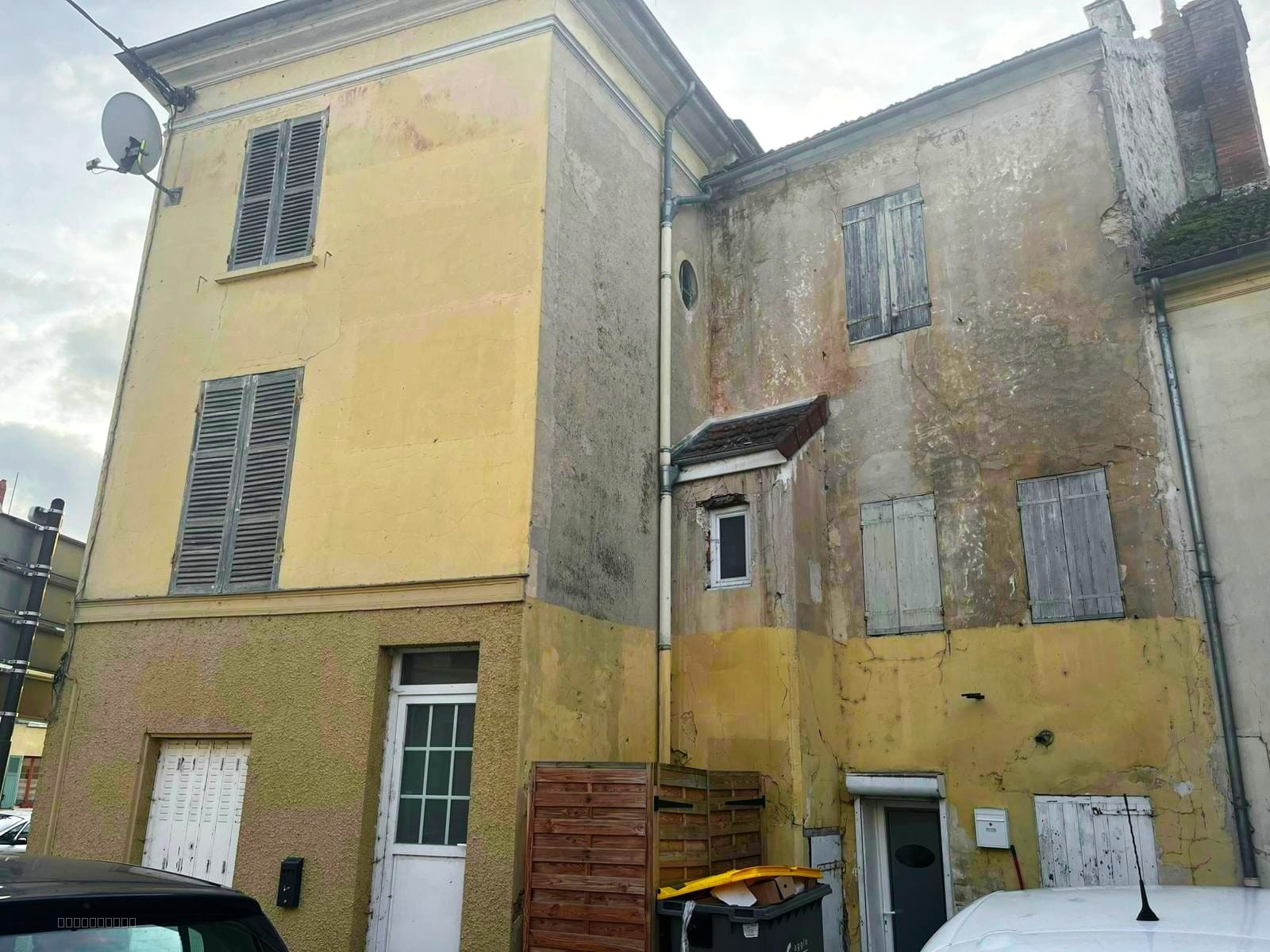 Immeuble de 170m2 avec local commercial et 2 appartements — photo 2