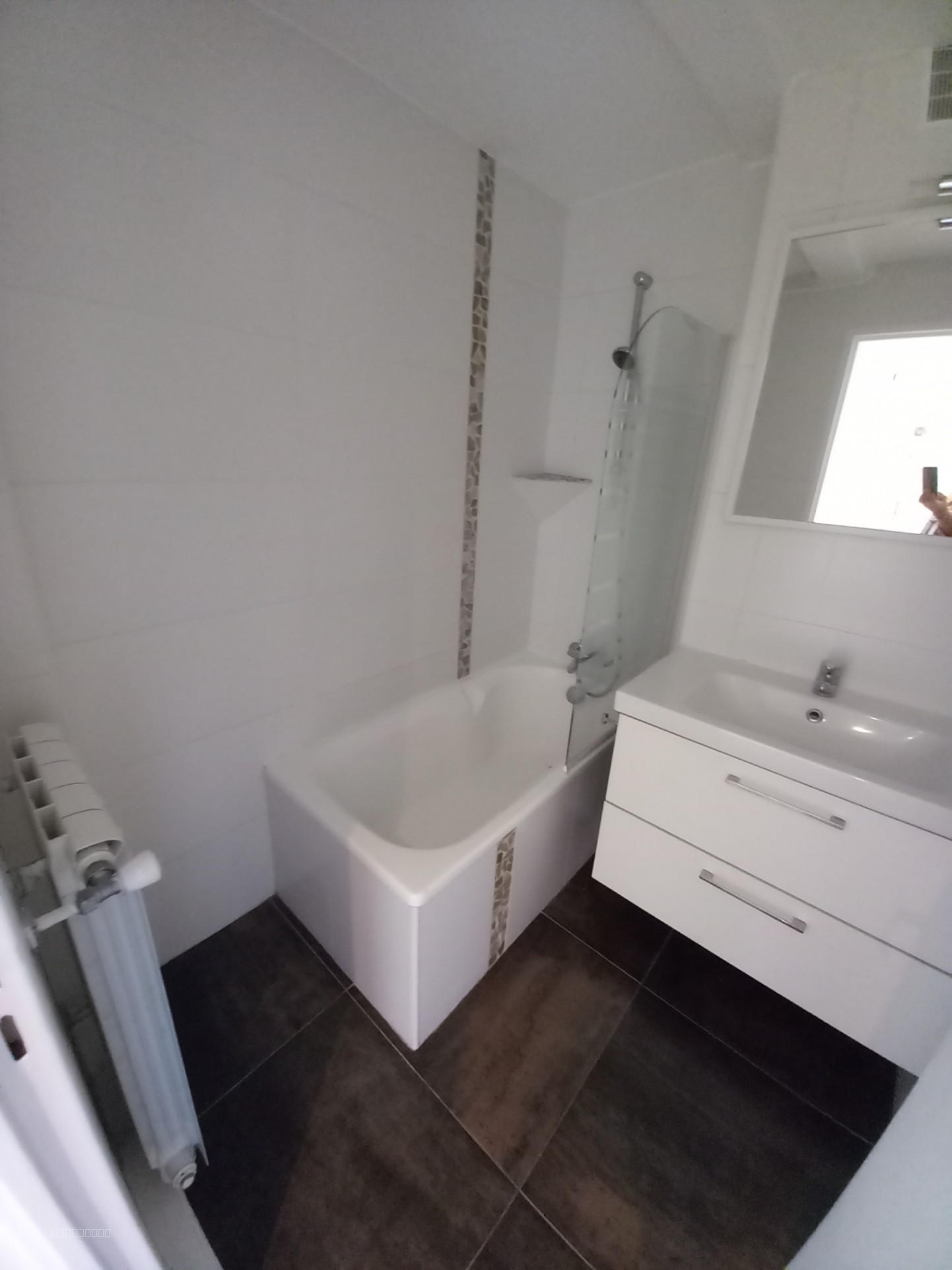 SUPERBE APPARTEMENT P3 RESIDENCE FERMEE ET SECURISEE — photo 8