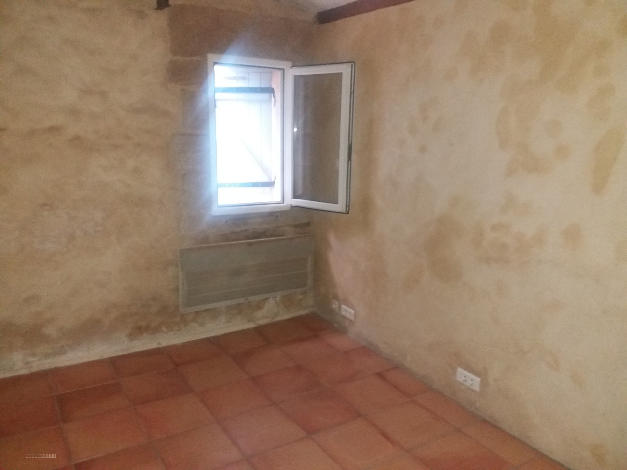 APPARTEMENT DE TYPE P3 AIGUES-VIVES — photo 8
