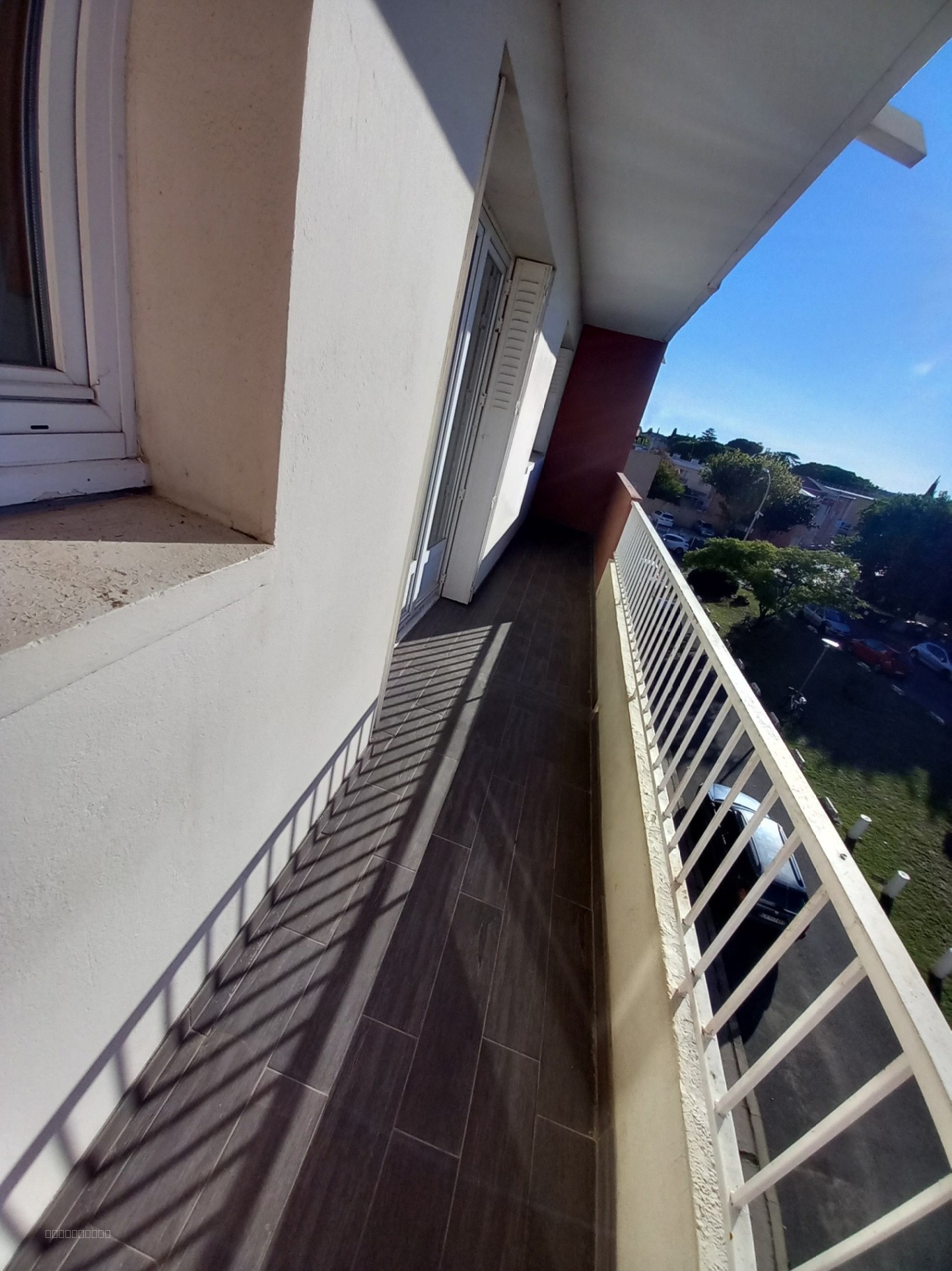 SUPERBE APPARTEMENT P3 RESIDENCE FERMEE ET SECURISEE — photo 4