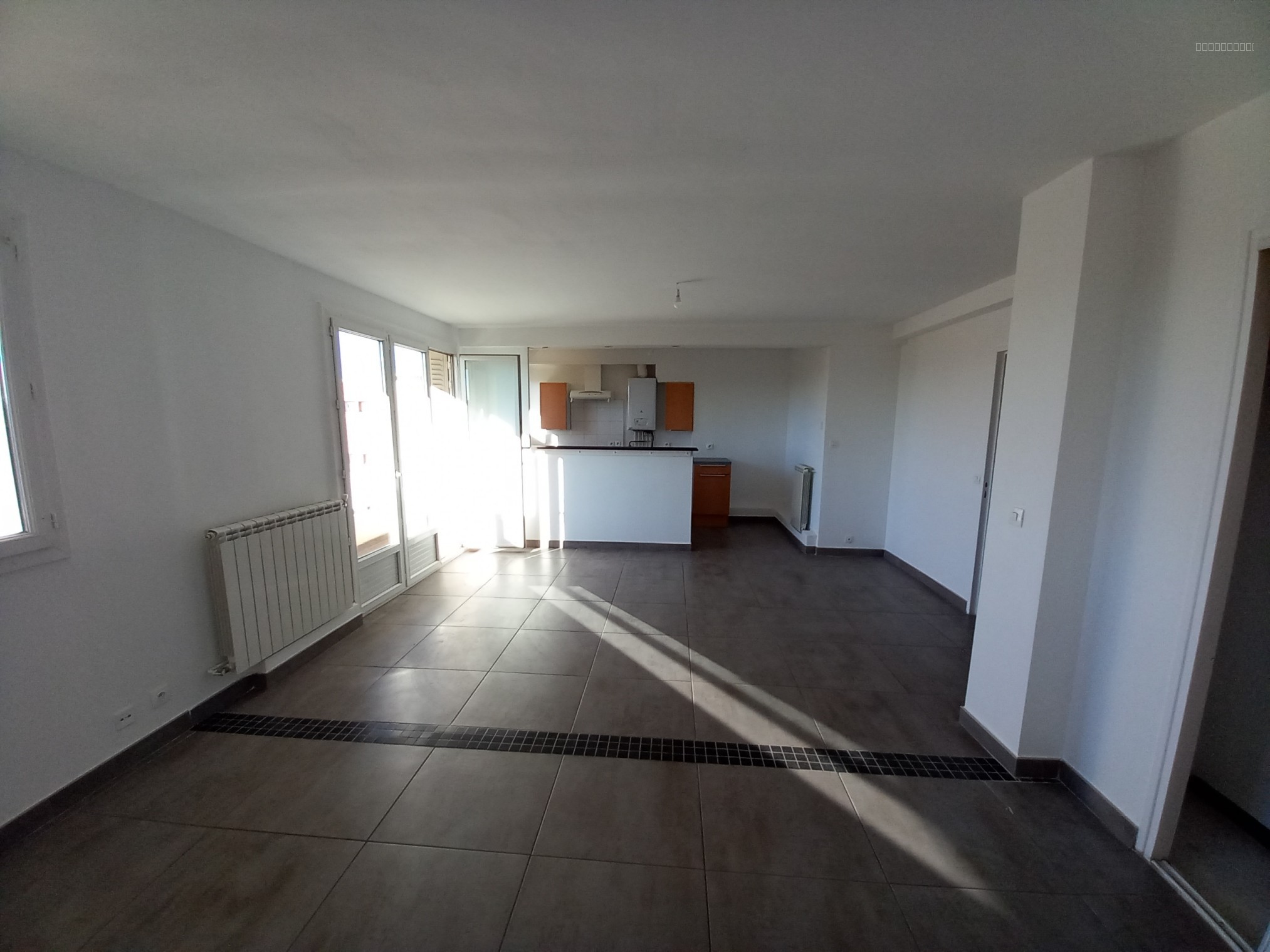 SUPERBE APPARTEMENT P3 RESIDENCE FERMEE ET SECURISEE — photo 3
