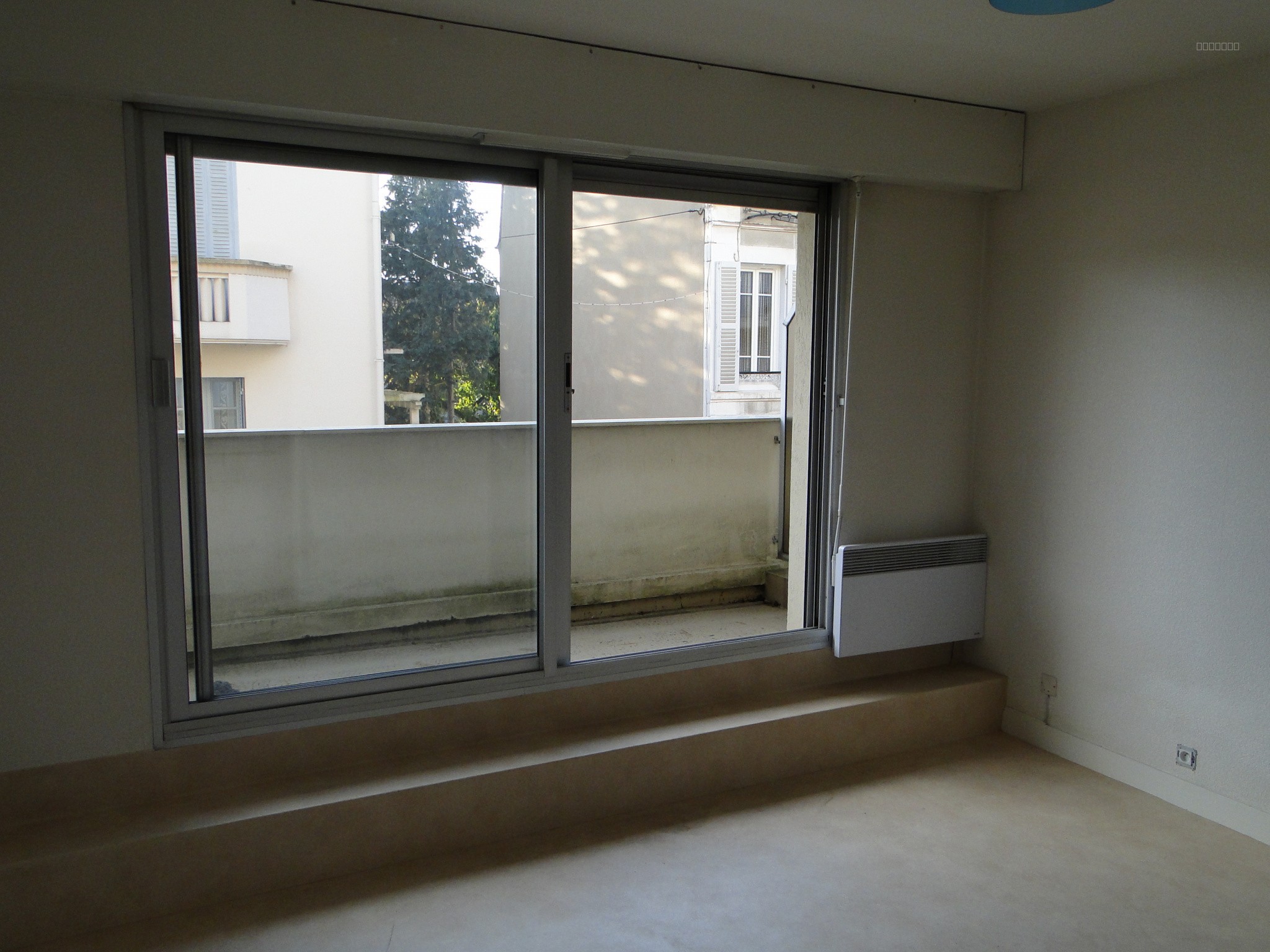 Studio avec balcon en centre-ville — photo 3