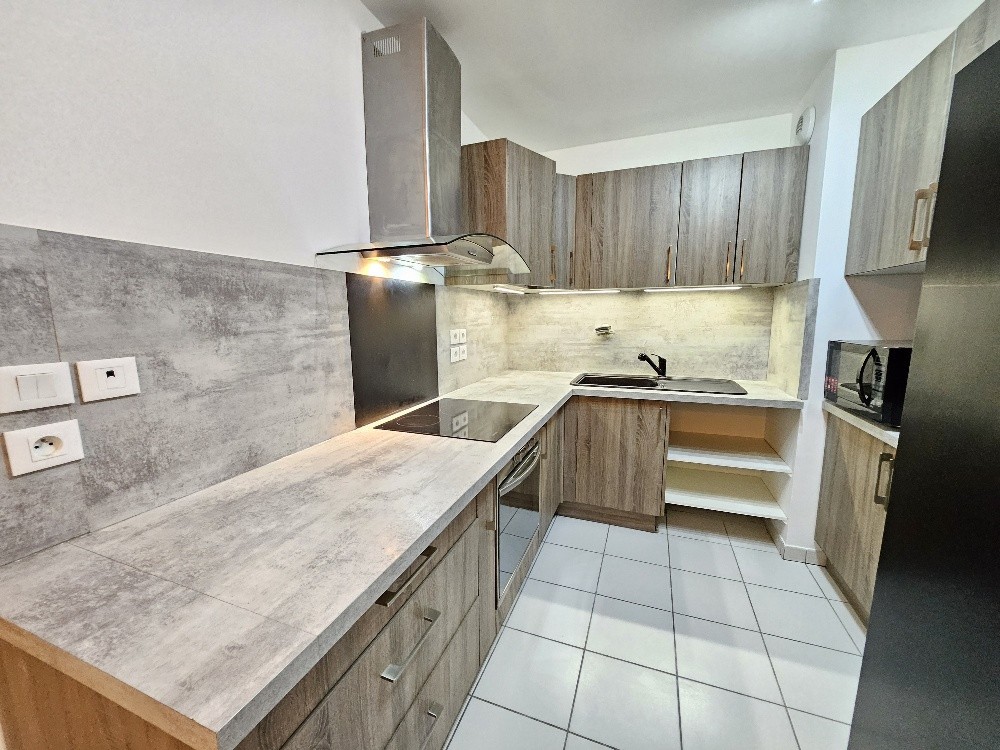 Location 4 Chambres dans Appartement de 73.56 m2 hab. 69800 SAINT PRIEST — photo 2