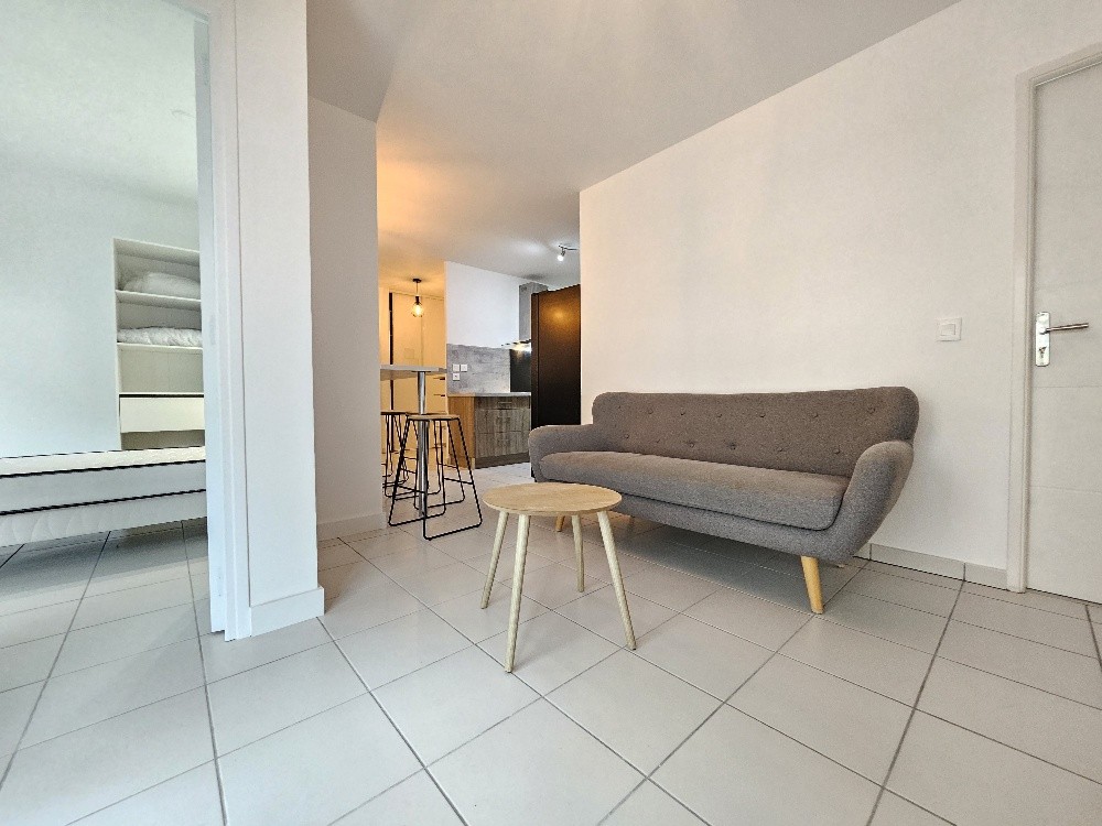 Location 4 Chambres dans Appartement de 73.56 m2 hab. 69800 SAINT PRIEST — photo 4