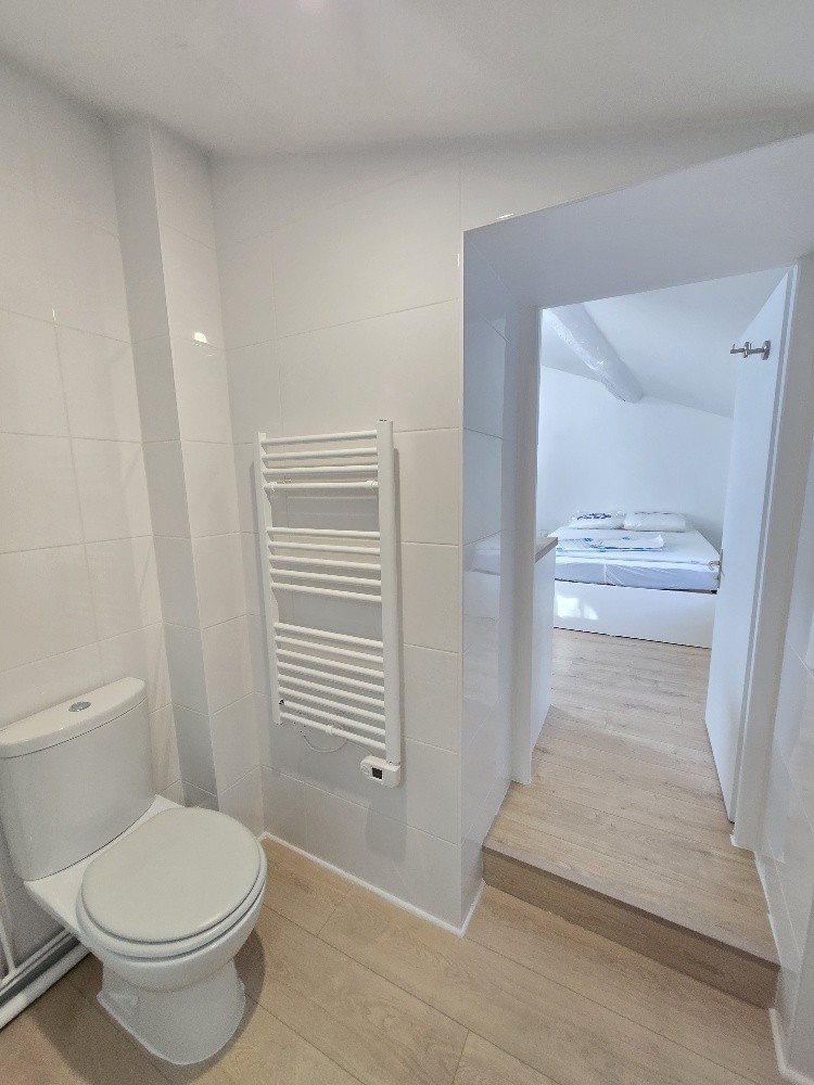 Studio meublé design 25 m2 Francheville (Limite Tassin) — photo 16