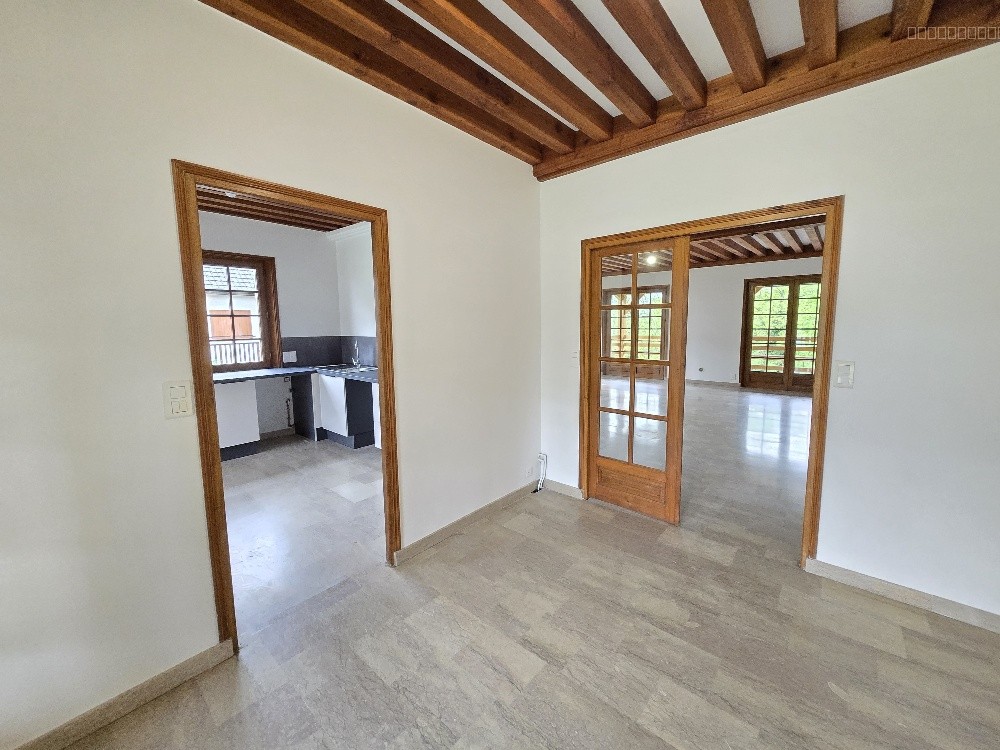 Grande Villa de type Familiale 212.38 m2 hab. sur Terrain de 1950 m2 clos, végétalisé 69340 FRANCHEVILLE — photo 9
