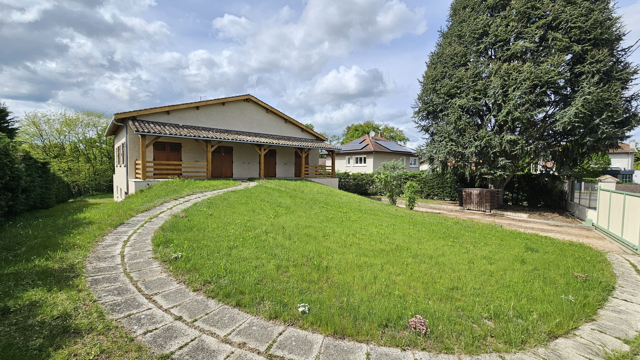 Grande Villa de type Familiale 212.38 m2 hab. sur Terrain de 1950 m2 clos, végétalisé 69340 FRANCHEVILLE — photo 5