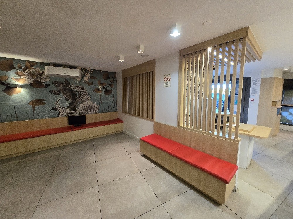 Local commercial 72 m2 centre Grézieu La Varenne — photo 4