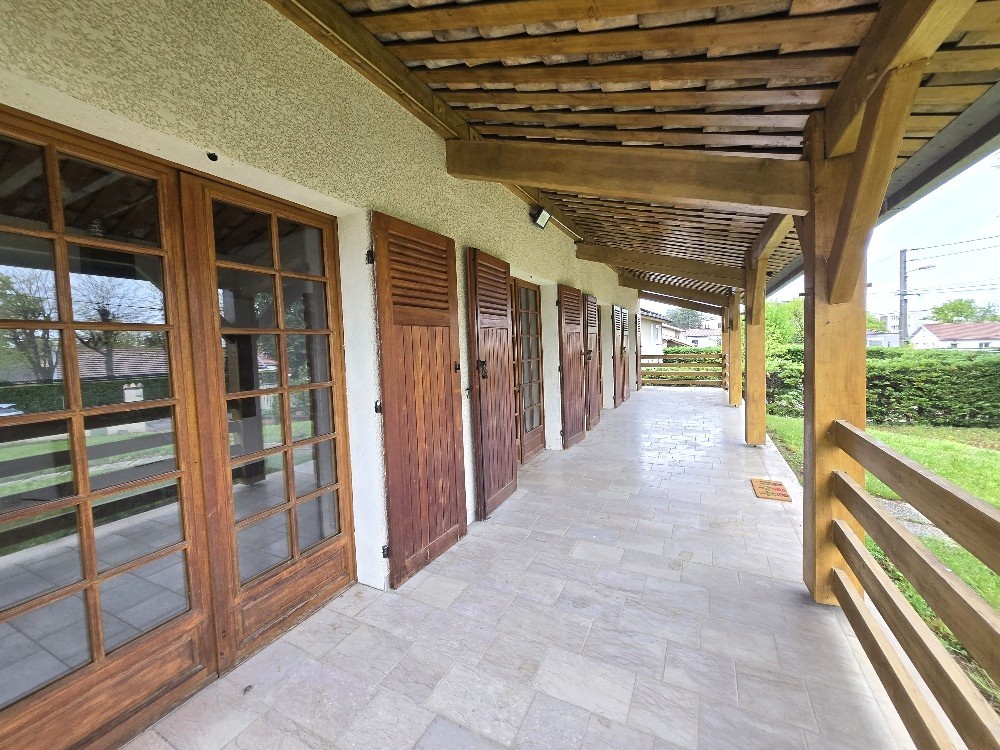 Grande Villa de type Familiale 212.38 m2 hab. sur Terrain de 1950 m2 clos, végétalisé 69340 FRANCHEVILLE — photo 8