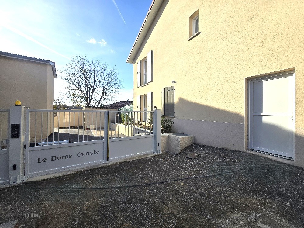 Appartement T4 de 80 m2 hab.avec balcon et 2 places de stationnement 69630 Chaponost — photo 2