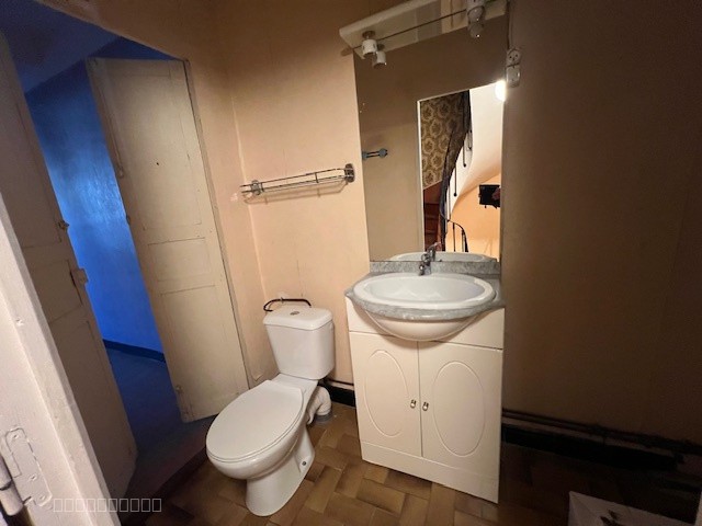 Maison avec cour et terrasse — photo 14