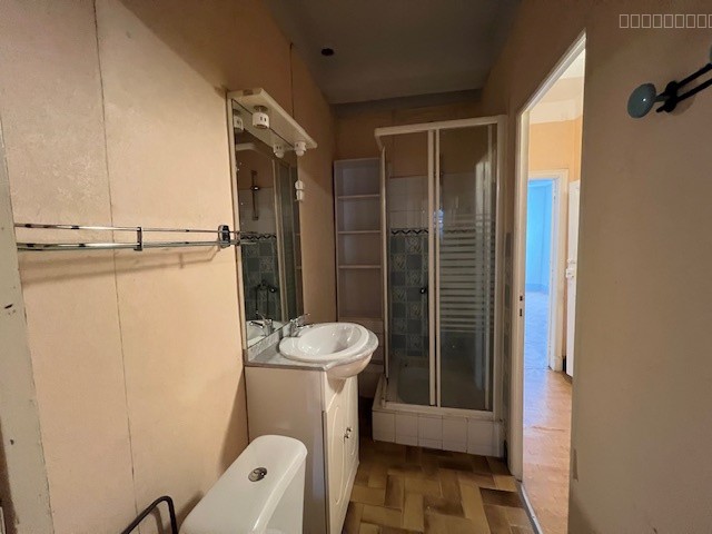 Maison avec cour et terrasse — photo 15