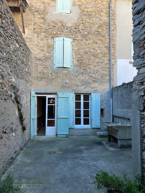 Maison avec cour et terrasse — photo 12