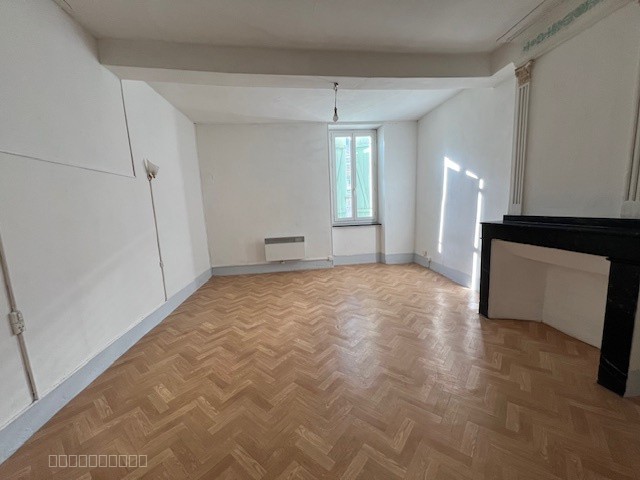Maison avec cour et terrasse — photo 16