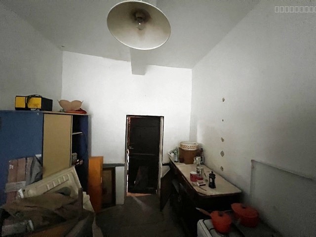 maison de village avec cour et garage — photo 5