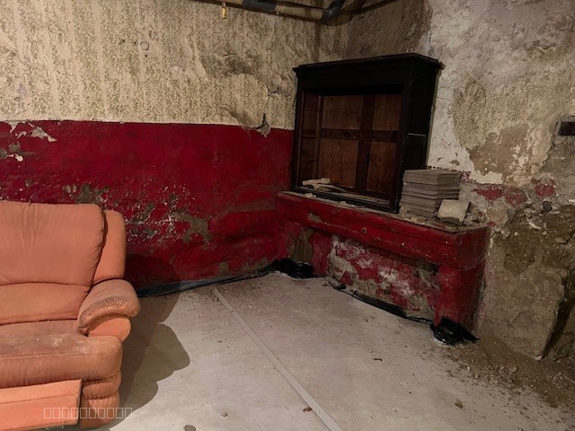 maison de village avec cour et garage — photo 2