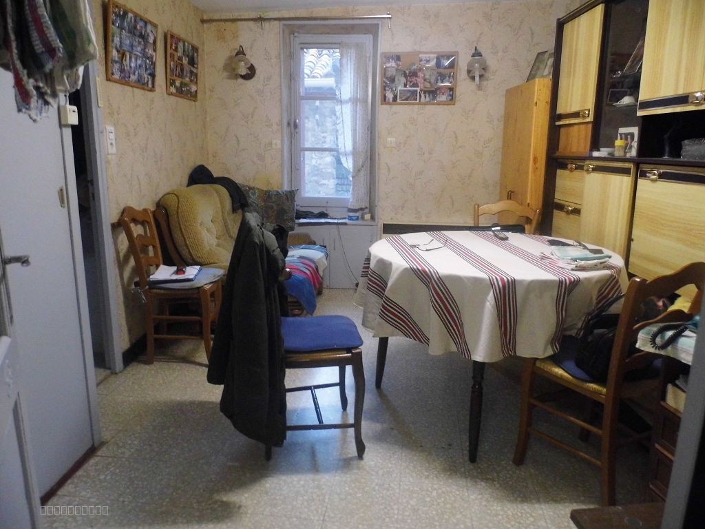 maison de village avec garage — photo 2