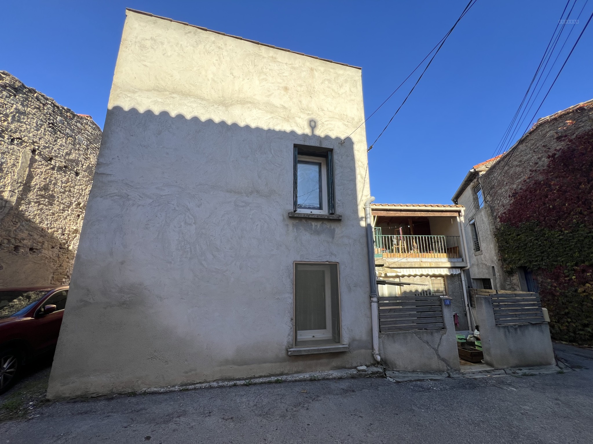 Maison avec cour et terrasse — photo 11