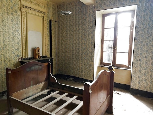 maison de village avec cour et garage — photo 3