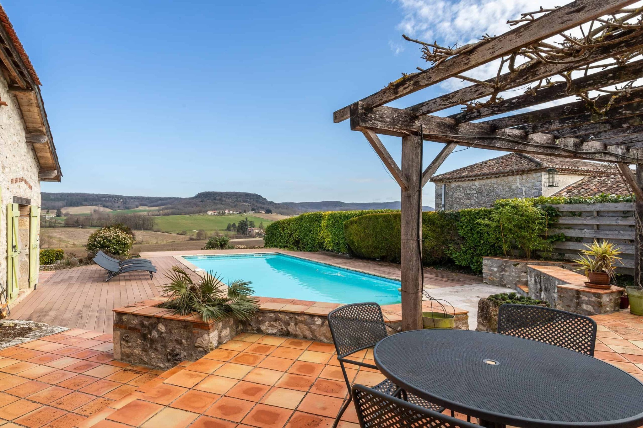 Country house with pool — photo 3