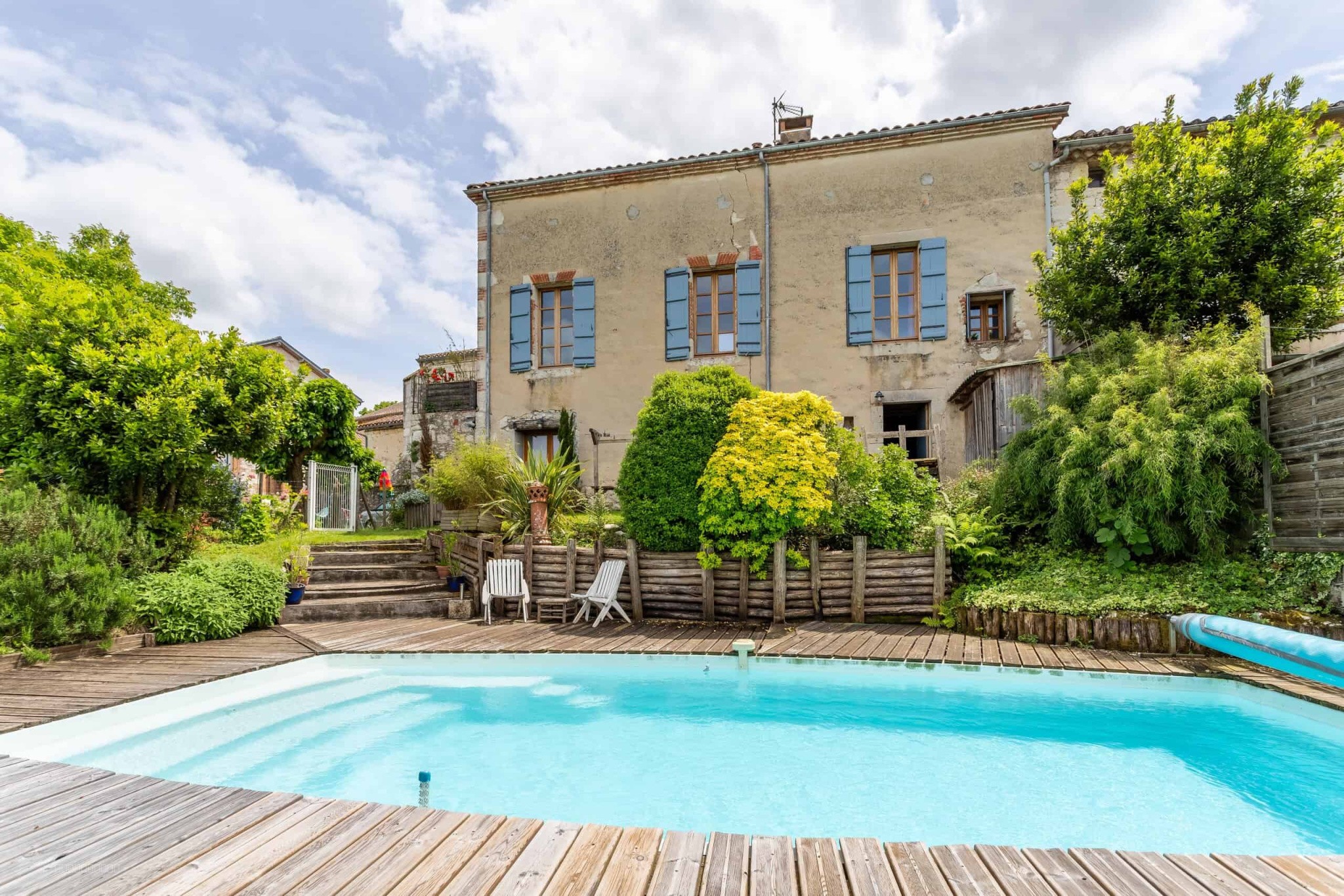 Village house with pool and garden — photo 2