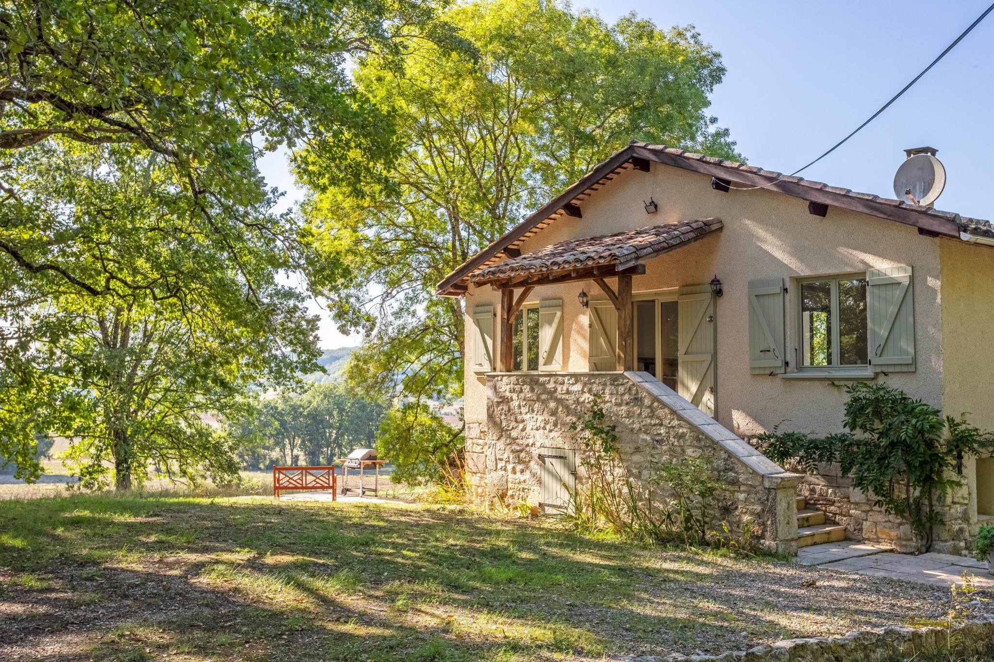 Country property with garden and view — photo 4