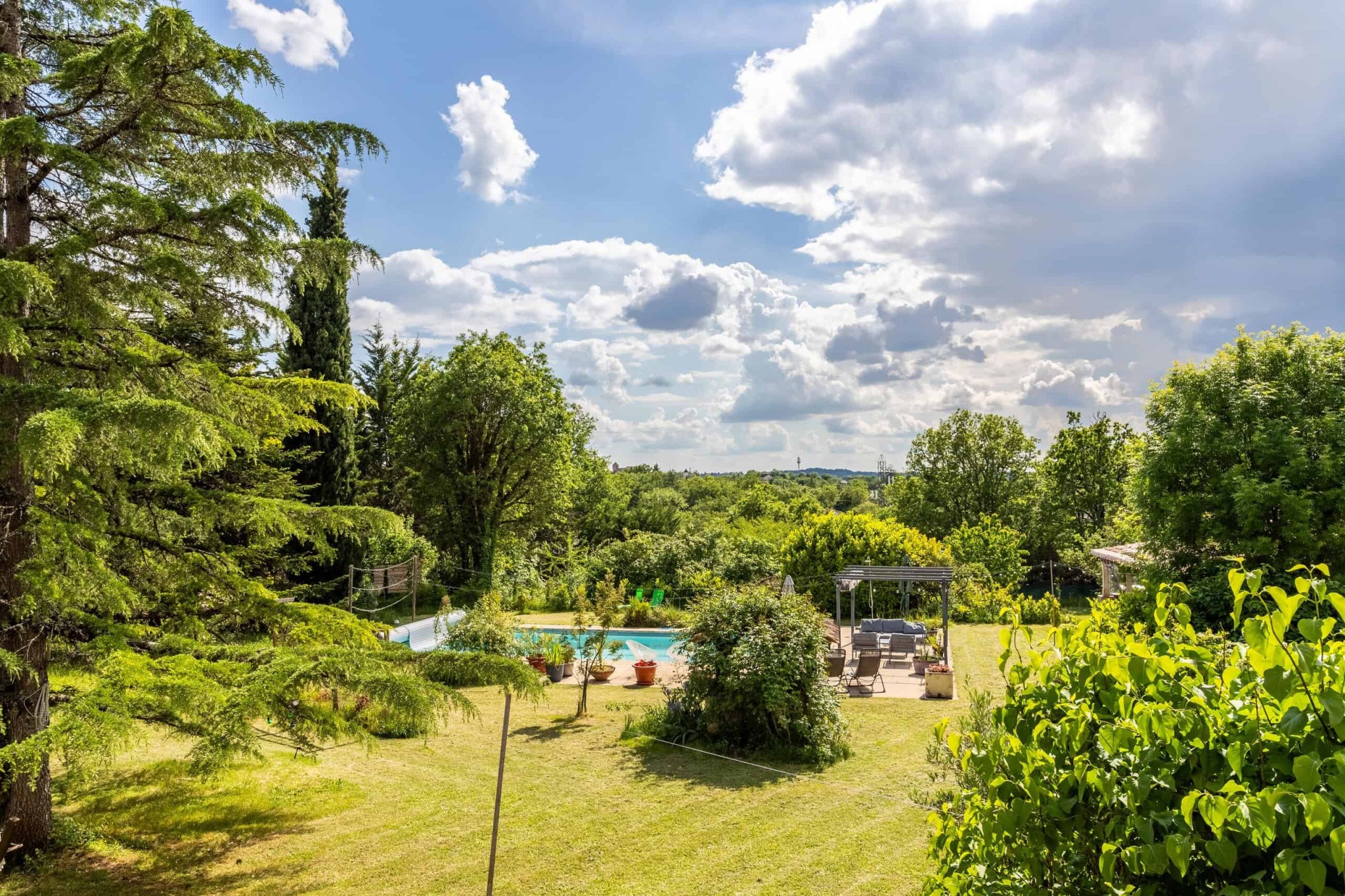 Country property with pool, annexe, barn and garage — photo 8