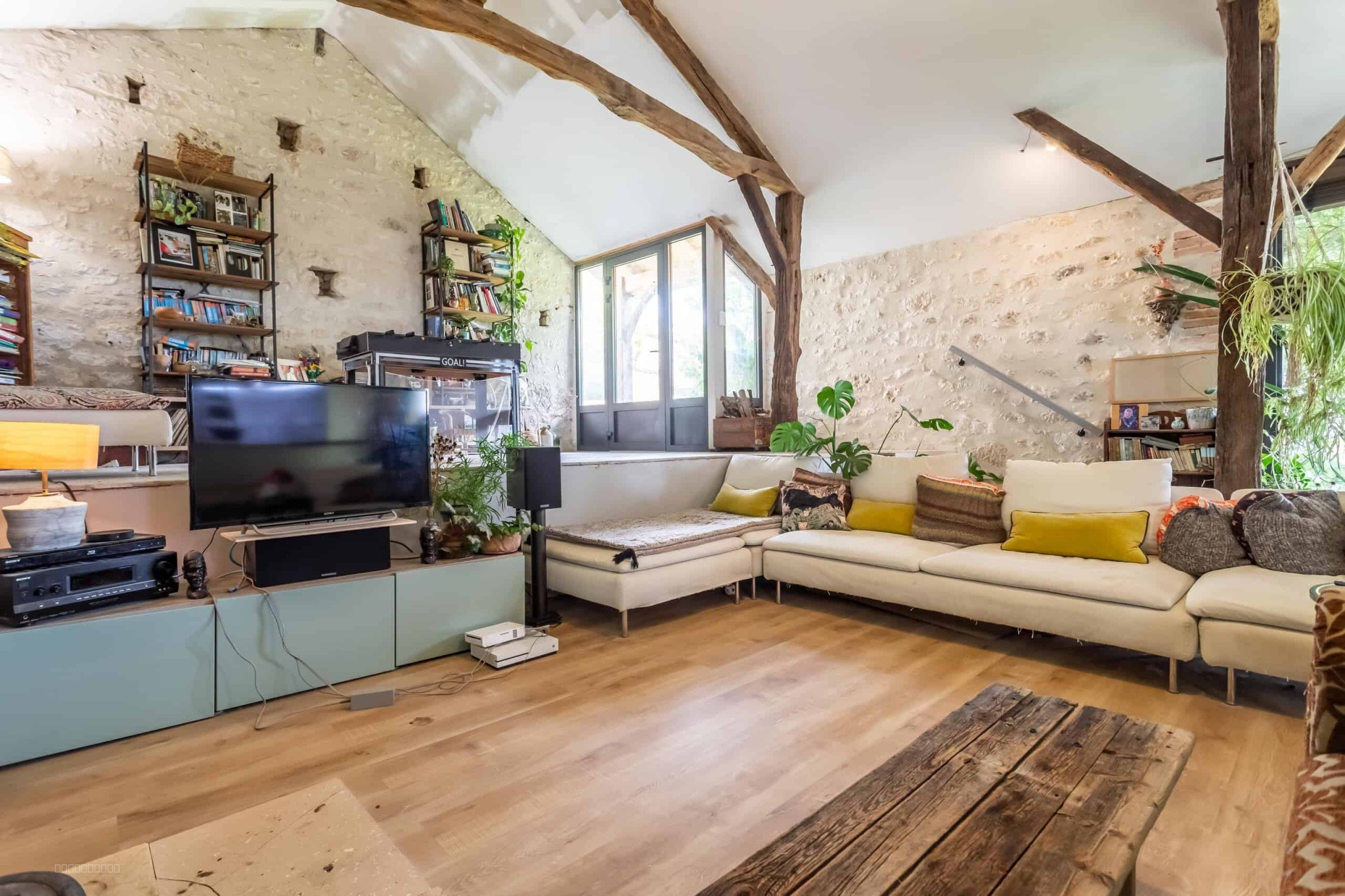 Country property with annexe and garaging — photo 14
