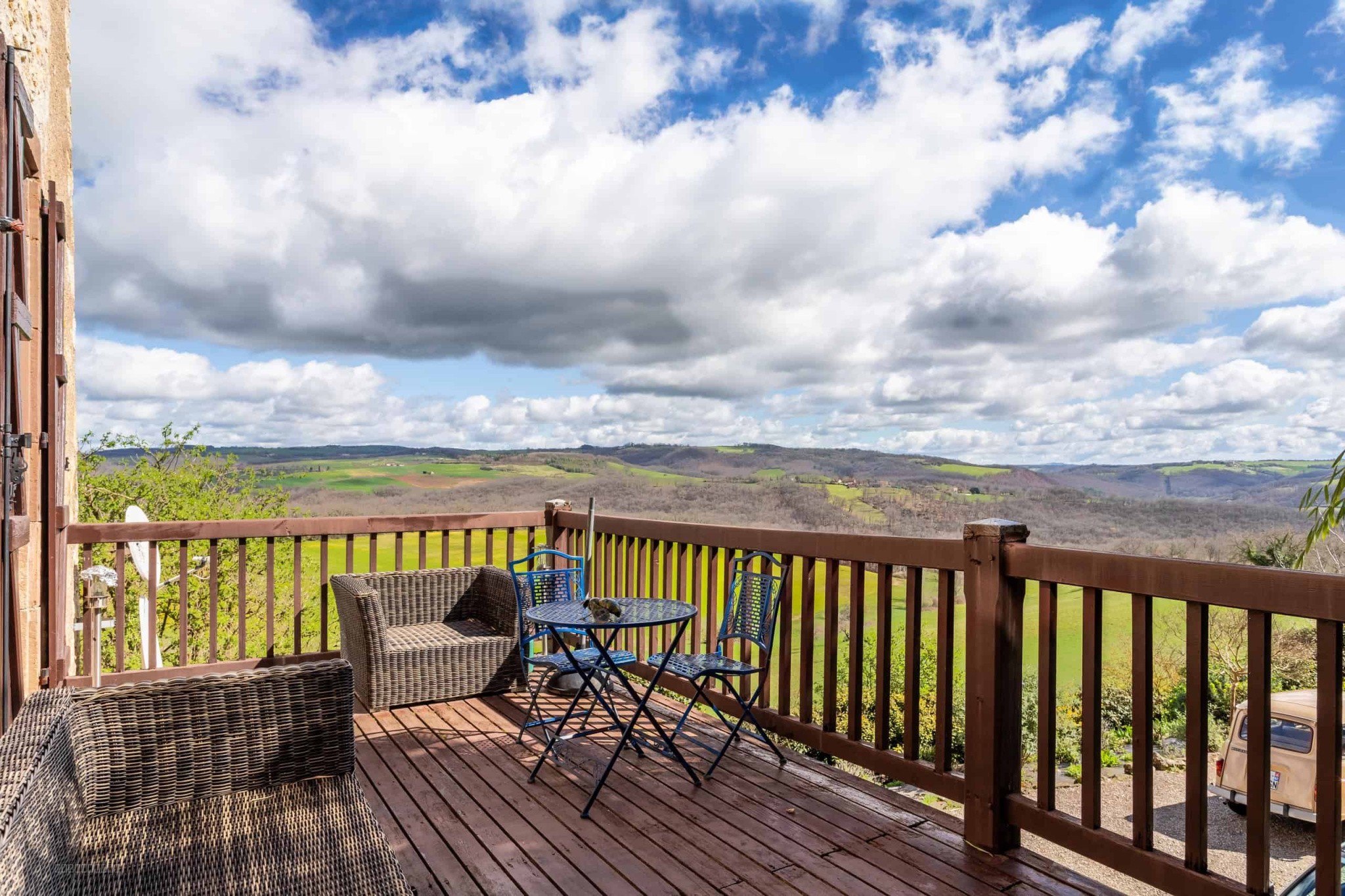 Country property with pool and view — photo 6