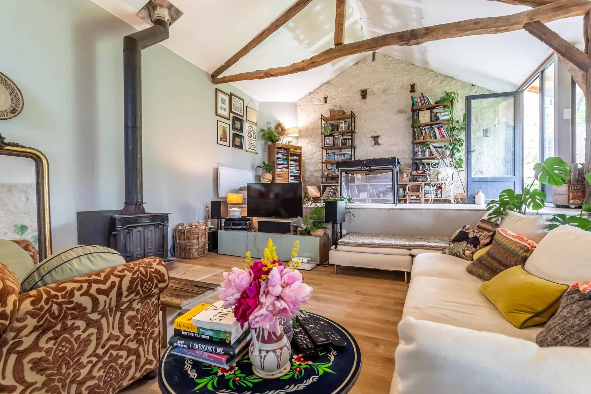 Country property with annexe and garaging — photo 13