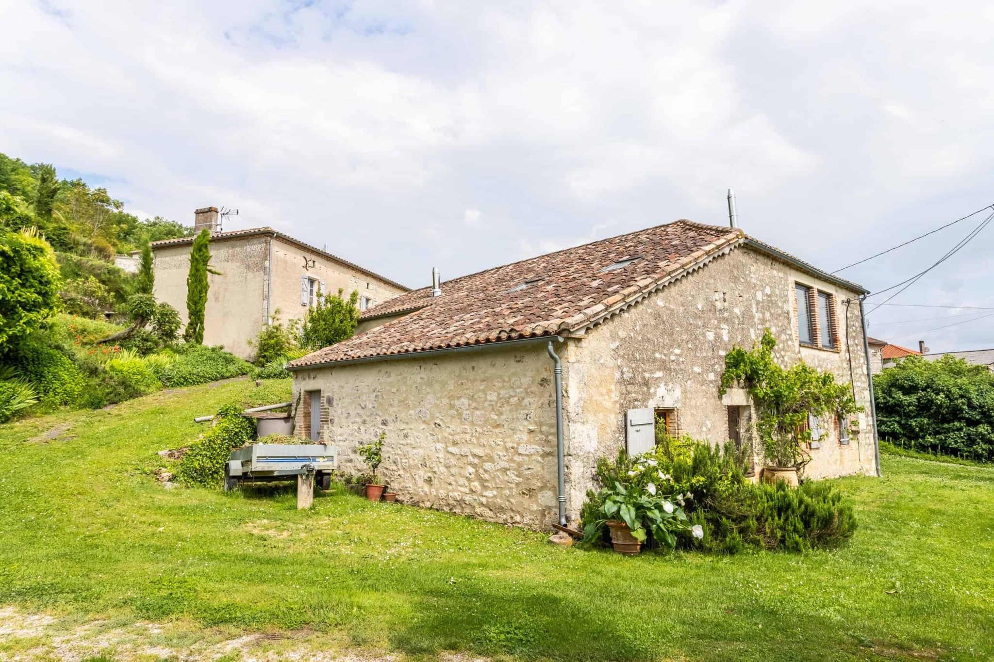 Country property with annexe and garaging — photo 3
