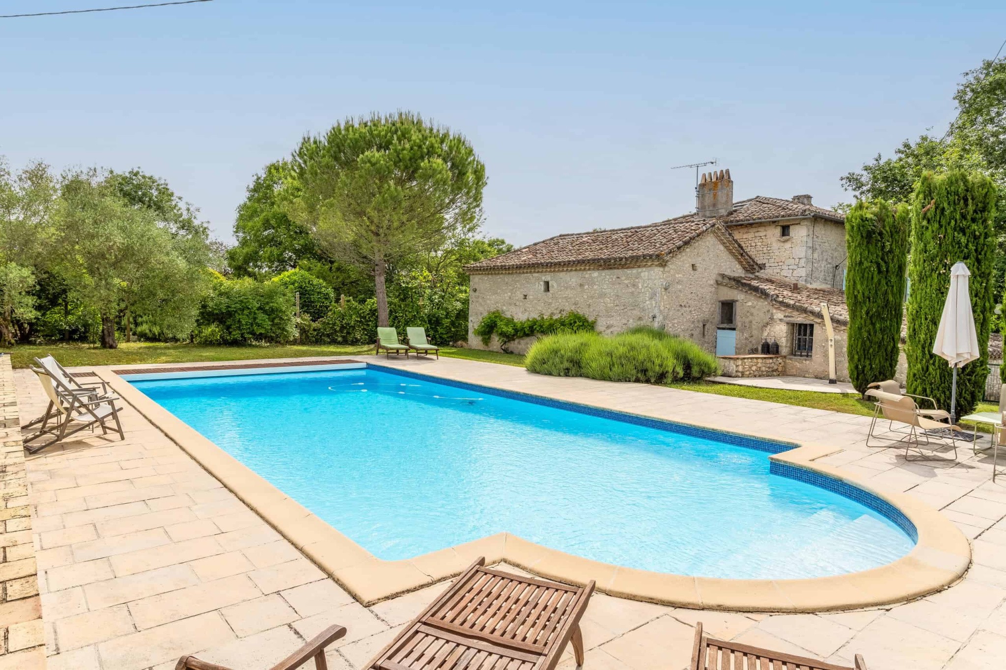 Country house with annexe and pool — photo 2