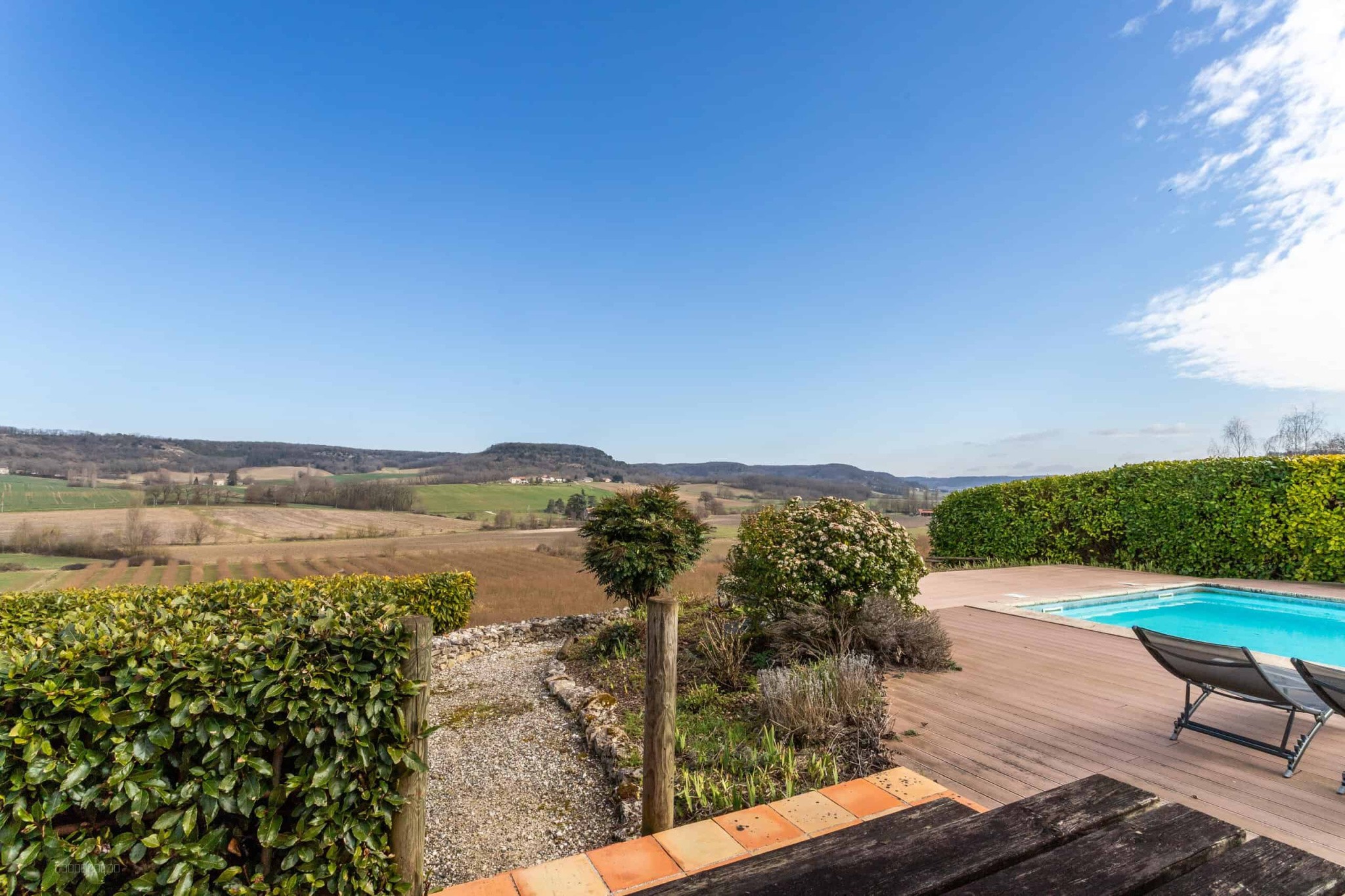 Country house with pool — photo 8