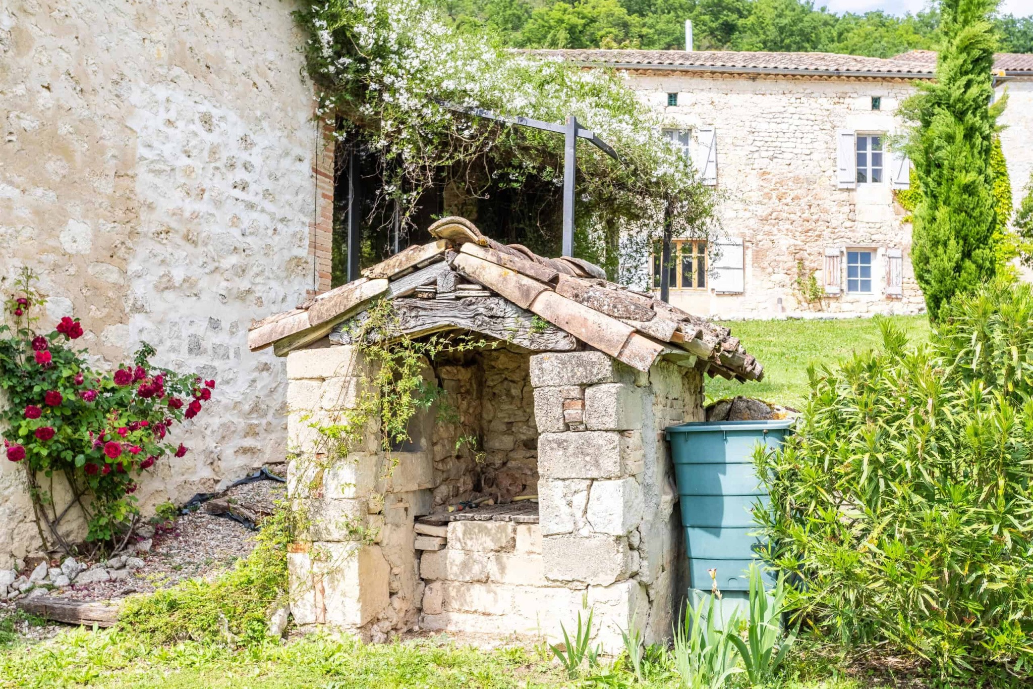 Country property with annexe and garaging — photo 6