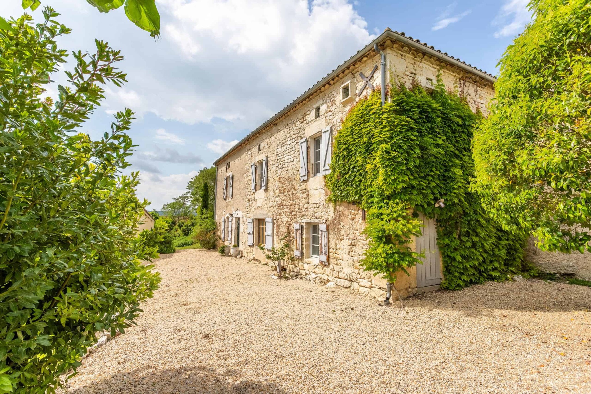 Country property with annexe and garaging — photo 5