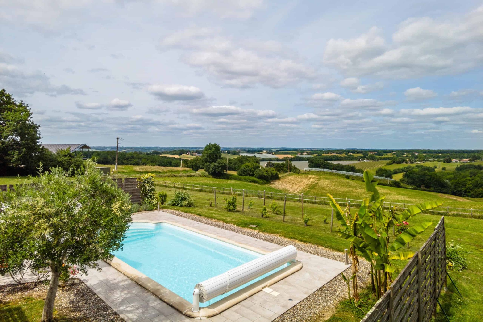 Country house with pool — photo 12