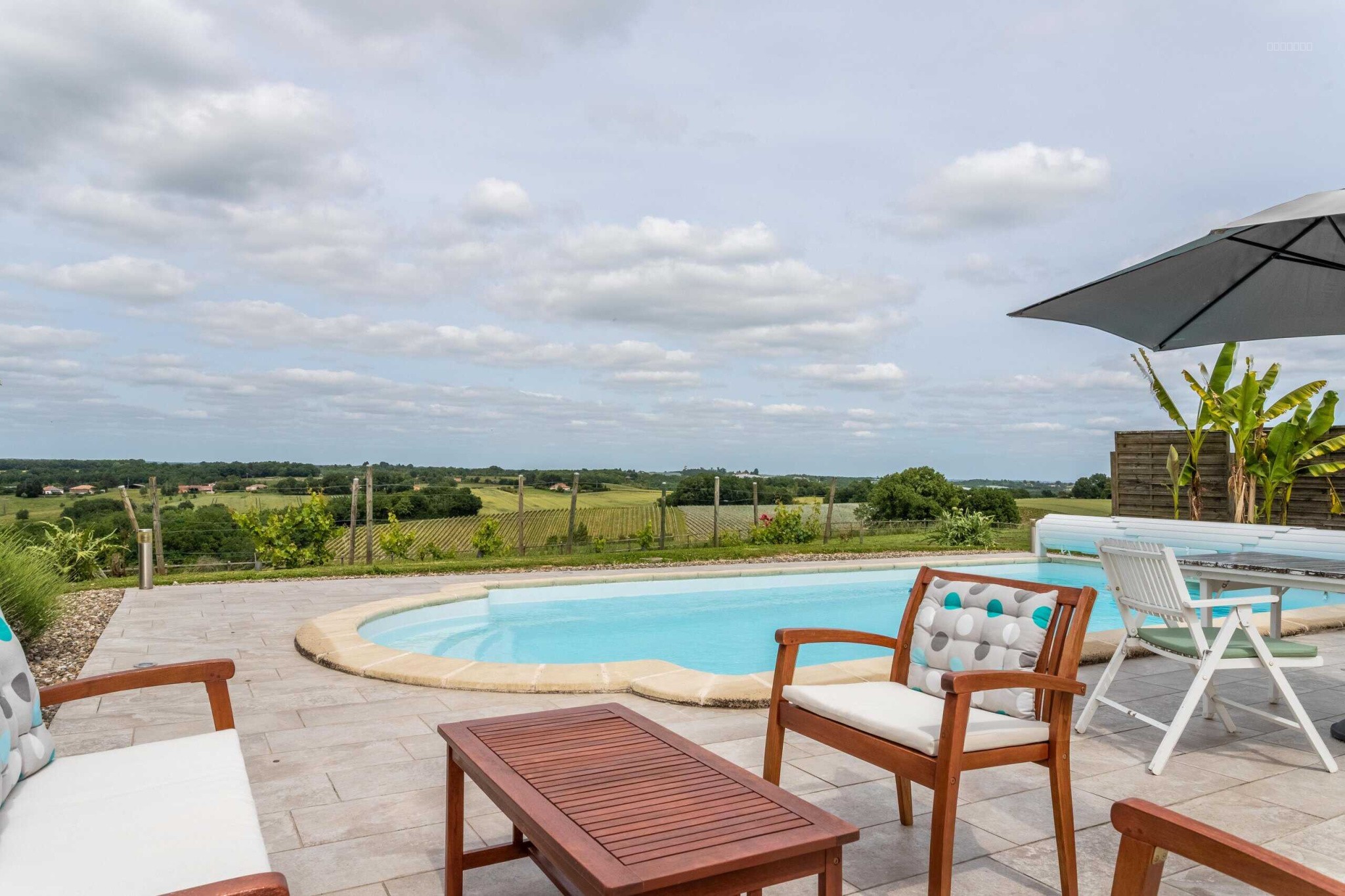 Country house with pool — photo 11