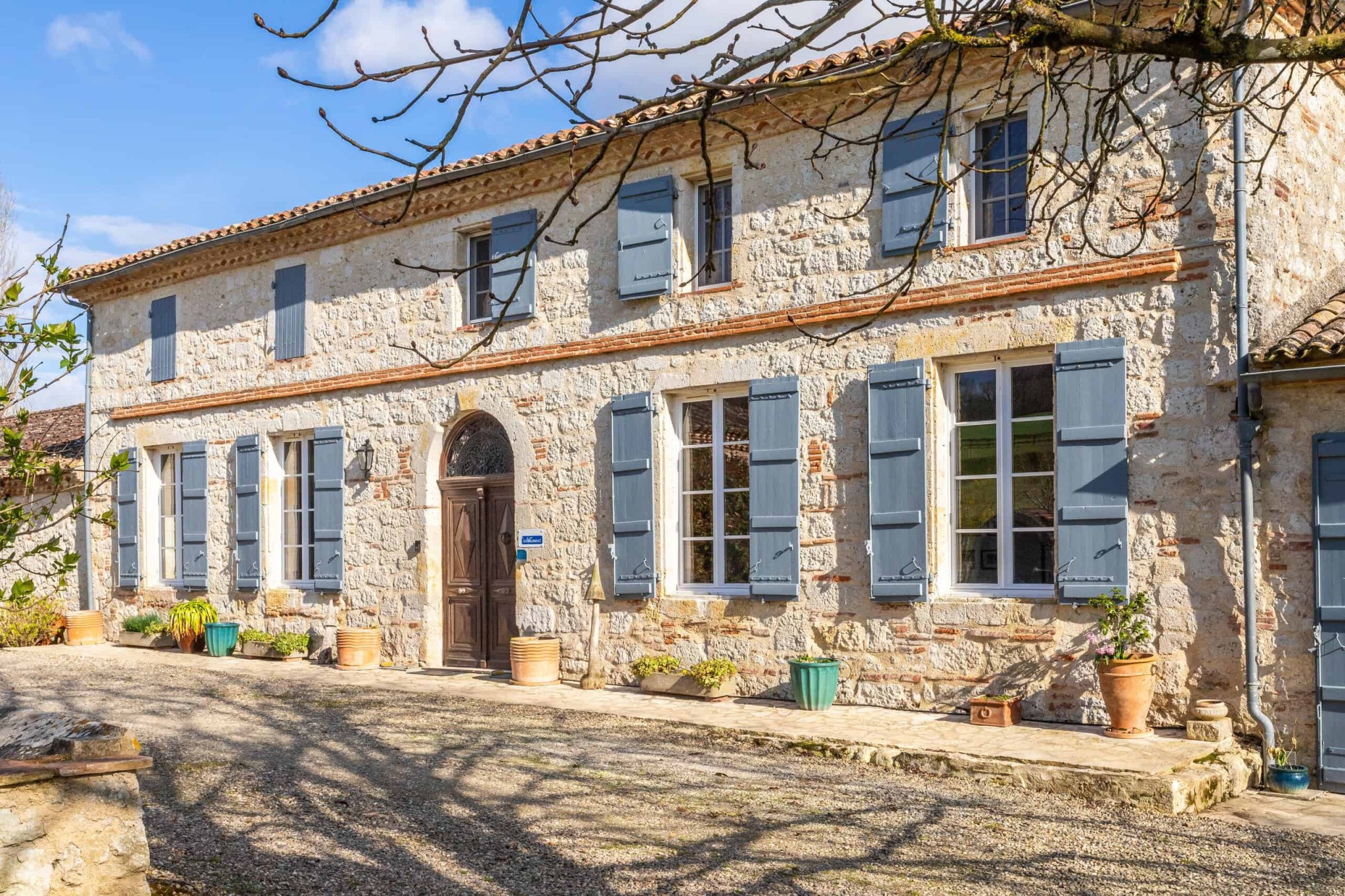 Country estate with equestrian facilities and lake — photo 4