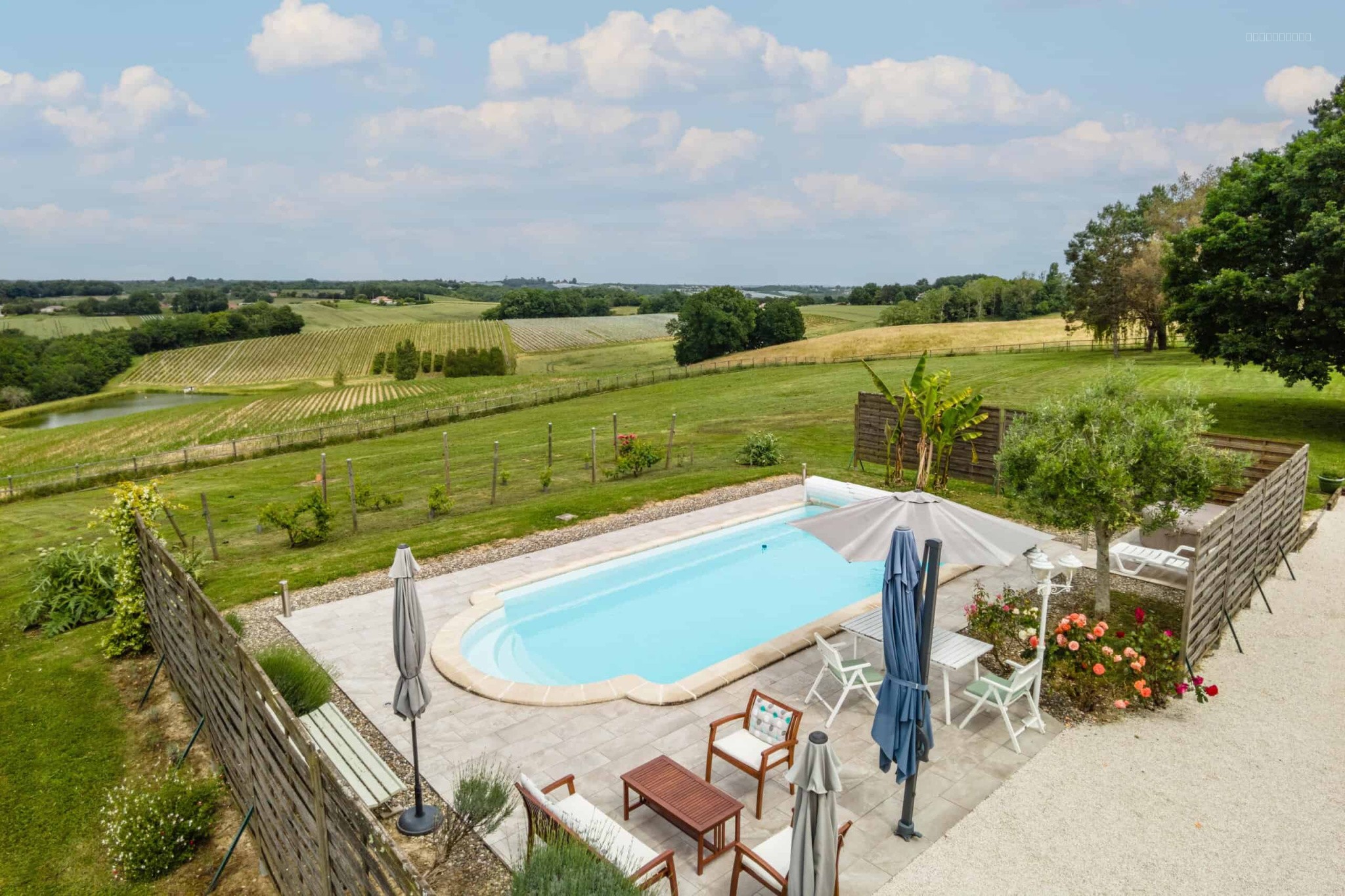 Country house with pool — photo 13