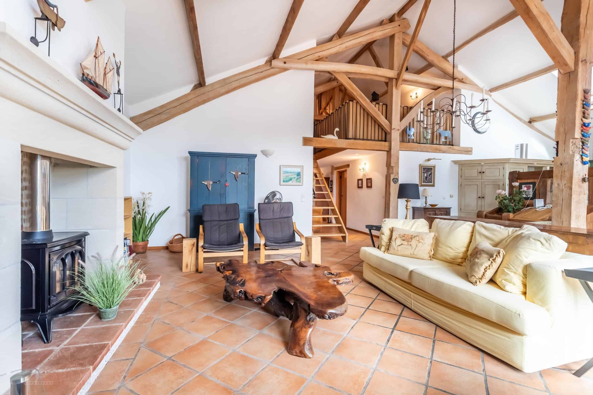 Country house with pool — photo 14