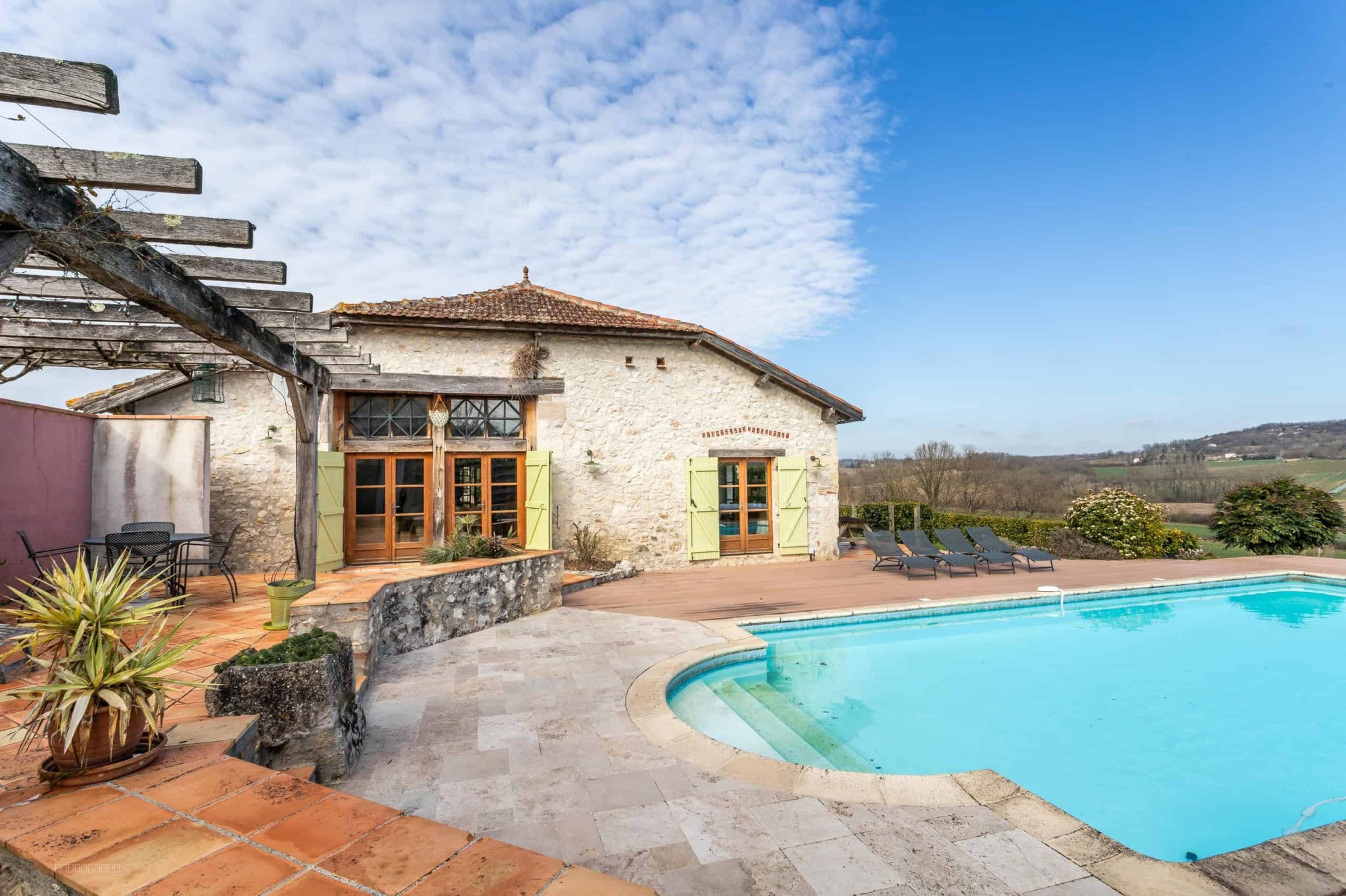 Country house with pool — photo 6
