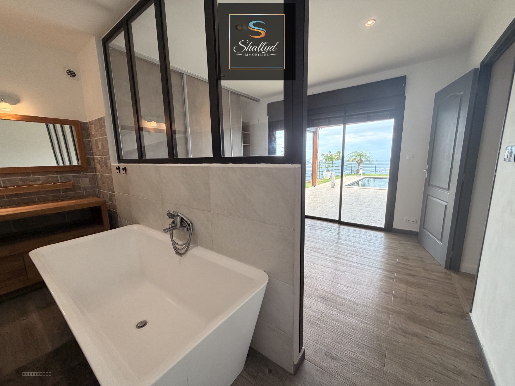 VILLA F7 Sur 1000 m2 SAINT-LEU — photo 6