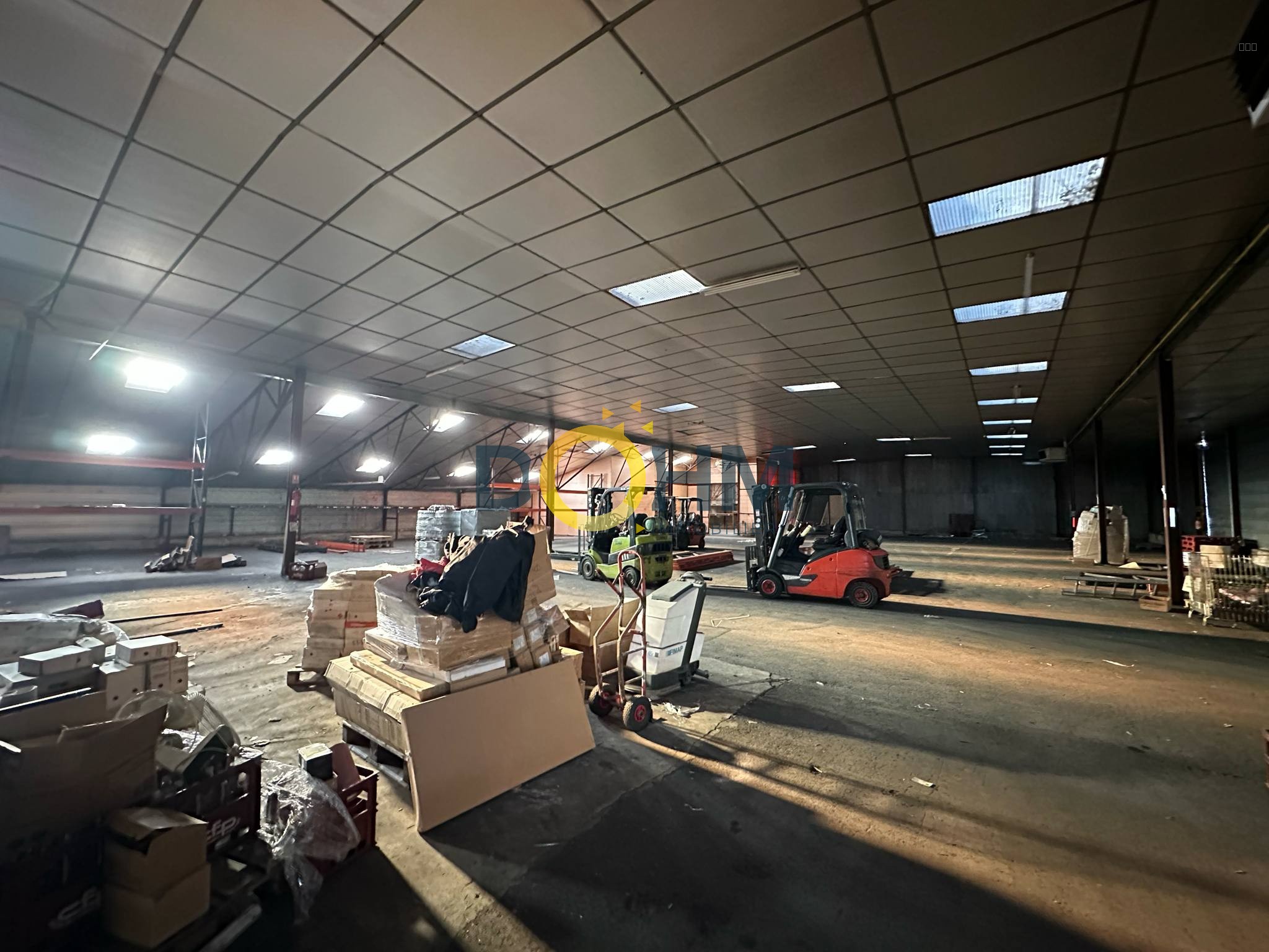 Dépot de 2612 m2 avec 3 bâtiments et 7145 m2 de terrain — photo 17